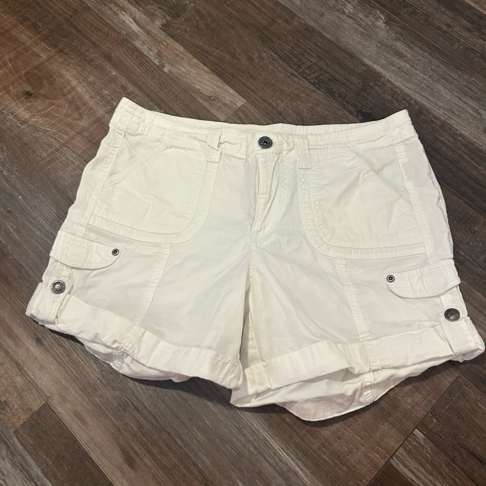 50%offw❤️ Khaki & Co. Shorts, Woman’s, White Cotton 8 Cuffed Short Sk63